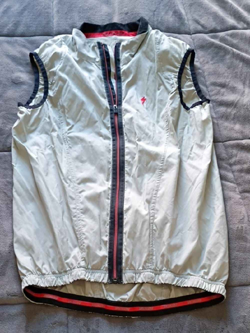 Specialized Light Gray Sleeveless Windbreaker Vest with Red Trim